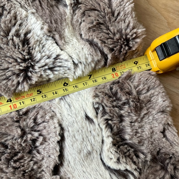 LOFT Faux Fur Infinity Scarf - Picture 14 of 17